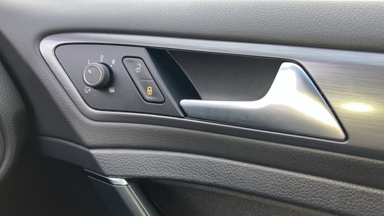 Volkswagen Golf 1.4 TSI SE [Nav] 5dr Petrol Hatchback